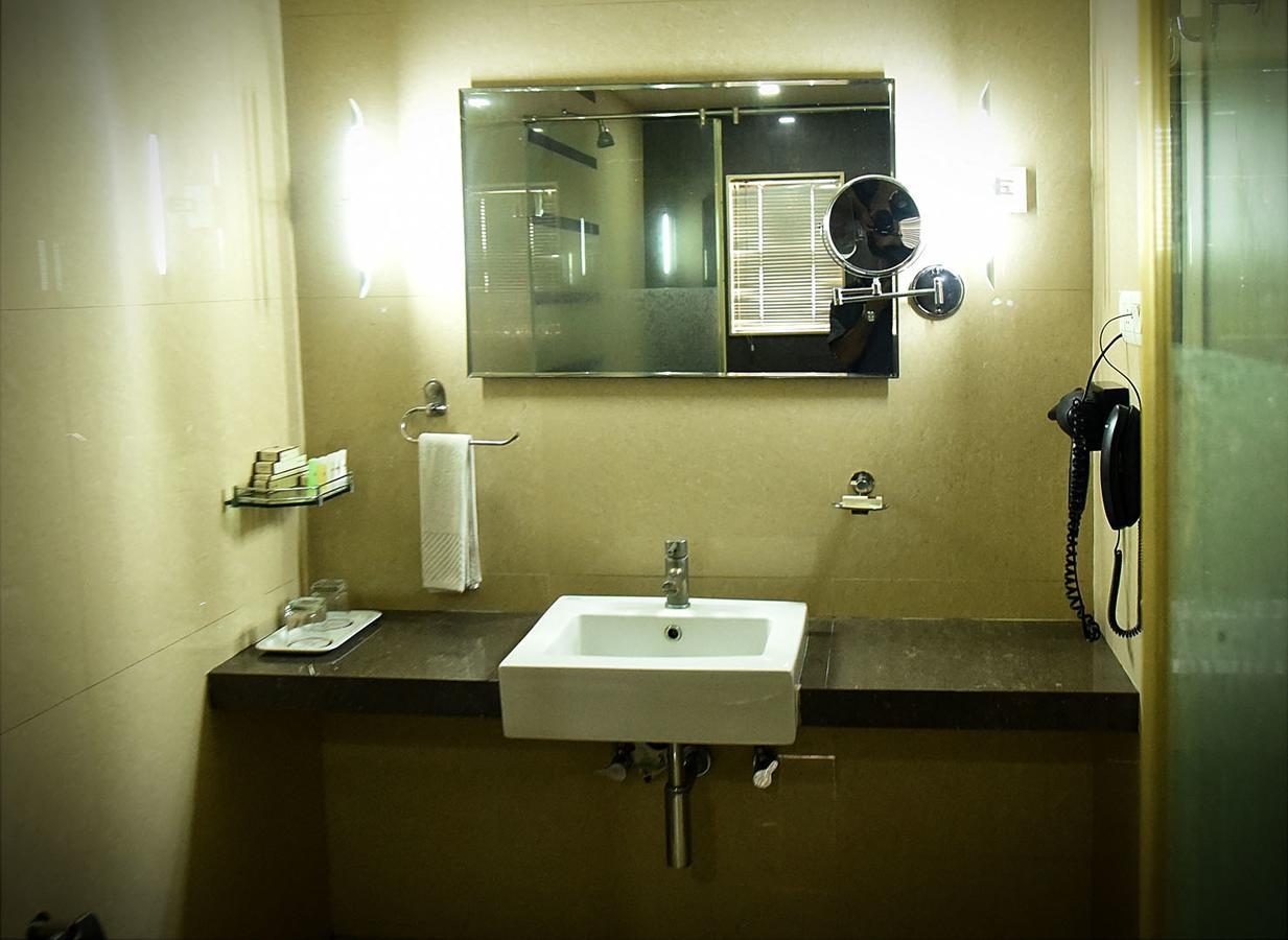 Hotel Fortune Palace Jāmnagar Dış mekan fotoğraf